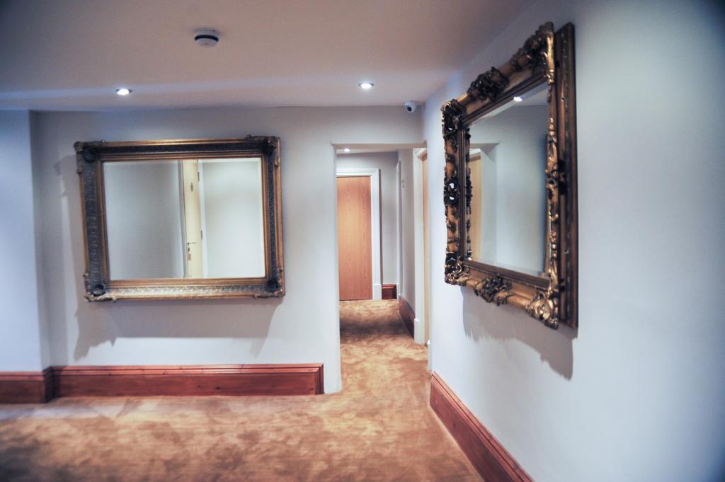 The Warwick Arms Hotel Chew Magna Екстериор снимка