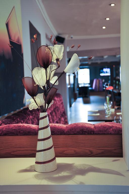 The Warwick Arms Hotel Chew Magna Екстериор снимка