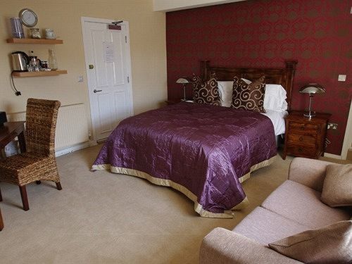 The Warwick Arms Hotel Chew Magna Екстериор снимка