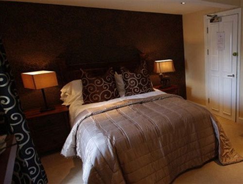 The Warwick Arms Hotel Chew Magna Екстериор снимка