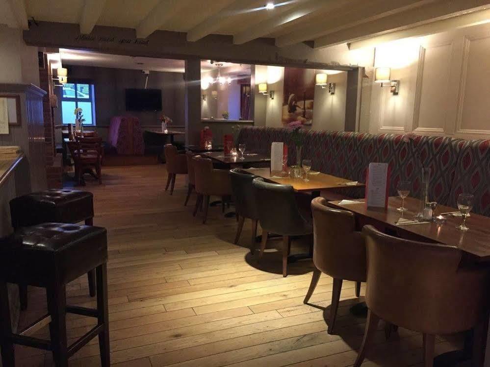 The Warwick Arms Hotel Chew Magna Екстериор снимка